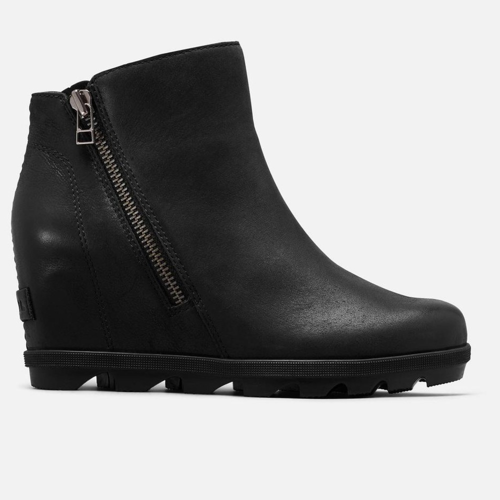 Sorel. Women's Joan Of Arctic™ Wedge II Zip Bootie. Vintage Black. Size 7.